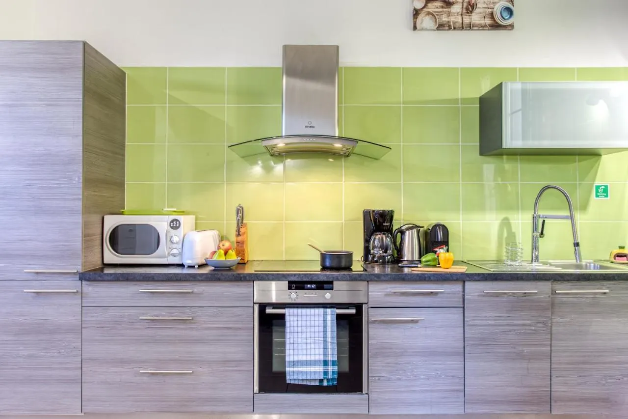 Apartmán Le Jean Jaures - Refait A Neuf, Lumineux, Long Balcon, Jolie Vue, Wifi, Coeur Vieux-Nice  Nice